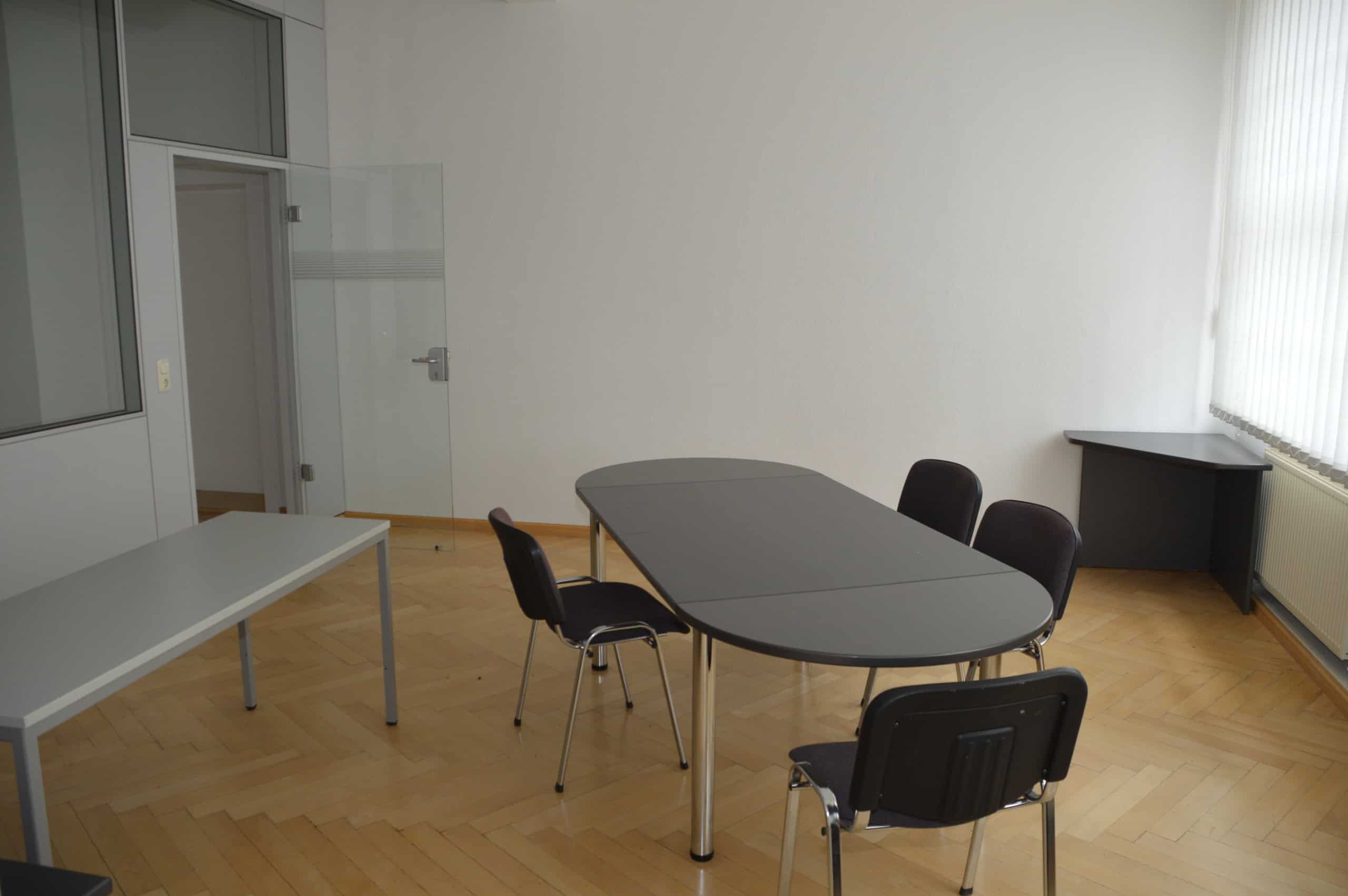Flexible Büroflächen für moderne Arbeitsumgebungen in zentraler Lage.