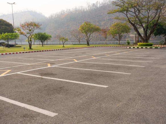 Parkmöglichkeiten nach Bedarf – Anfrage möglich.